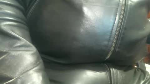 Snapshot of leathermotocross001 chatting on 11-18-25, 06:45 Leathermotocross online show from 11-18-25, 06:45