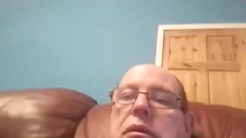 Snapshot of leatherpants68 chatting on 11-17-25, 04:13 leatherpants68 online show from 11-17-25, 04:13