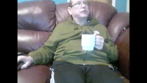 Snapshot of leatherpants68 chatting on 11-18-25, 06:45 leatherpants68 online show from 11-18-25, 06:45