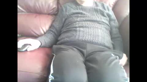 Snapshot of leatherpants68 chatting on 11-19-25, 03:12 leatherpants68 online show from 11-19-25, 03:12