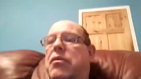 Snapshot of leatherpants68 chatting on 11-26-25, 06:09 leatherpants68 online show from 11-26-25, 06:09