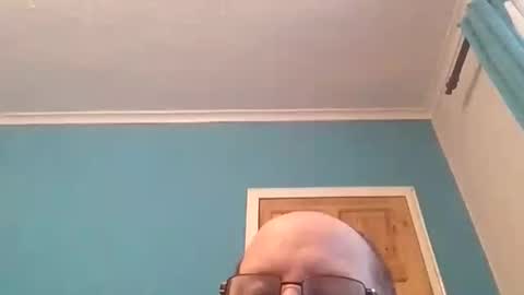 Snapshot of leatherpants68 chatting on 11-27-25, 08:38 leatherpants68 online show from 11-27-25, 08:38