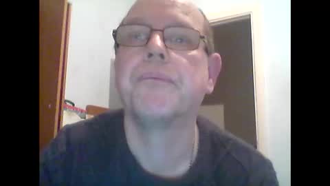 Snapshot of leatherpants68 chatting on 11-27-25, 08:44 leatherpants68 online show from 11-27-25, 08:44