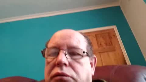 Snapshot of leatherpants68 chatting on 12-20-25, 09:05 leatherpants68 online show from 12-20-25, 09:05