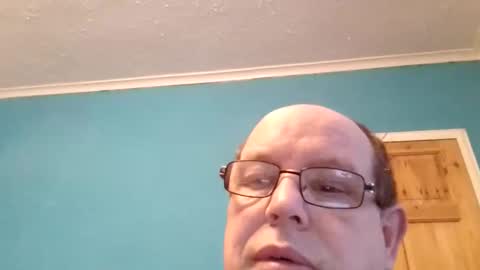 Snapshot of leatherpants68 chatting on 12-22-25, 08:44 leatherpants68 online show from 12-22-25, 08:44