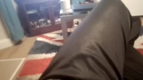 Snapshot of leatherpants68 chatting on 01-09-26, 07:15 leatherpants68 online show from 01-09-26, 07:15