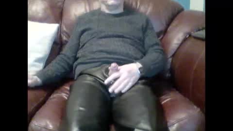 leatherpants68 online show from 02-22-26, 07:56