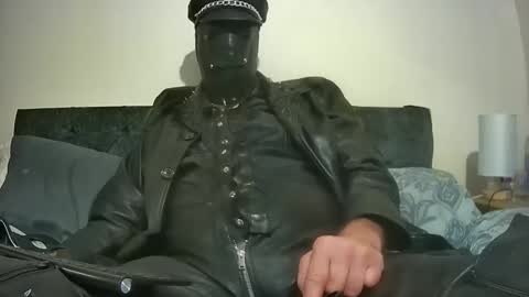 Snapshot of leathertease chatting on 12-05-24, 08:33 master or sir online show from 12-05-24, 08:33