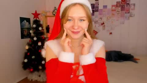 Snapshot of leazy_peasy chatting on 12-26-24, 07:24 Ellie online show from 12-26-24, 07:24