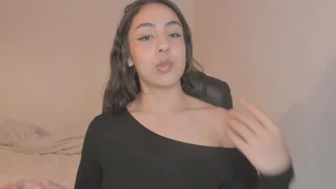 Snapshot of lebelledani chatting on 12-18-25, 04:51 Dani online show from 12-18-25, 04:51