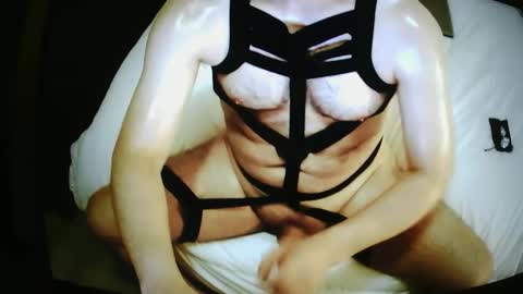 Snapshot of lechiffre1205 chatting on 12-30-24, 11:06 Michel online show from 12-30-24, 11:06