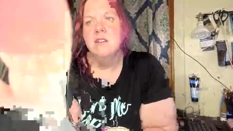 Leenie online show from 12-25-24, 01:20