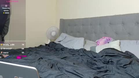 Leenie online show from 02-25-25, 01:09