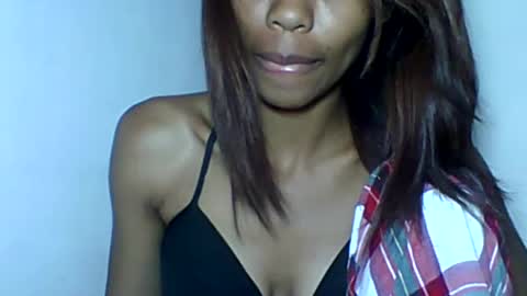 Snapshot of leeromi chatting on 06-12-26, 06:18 leeromi online show from 06-12-26, 06:18