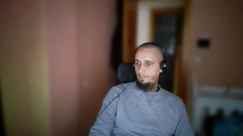 Snapshot of lefrenchiies chatting on 11-23-25, 04:40 lefrenchiies online show from 11-23-25, 04:40