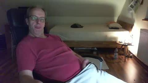 Dave online show from 01-10-25, 11:39