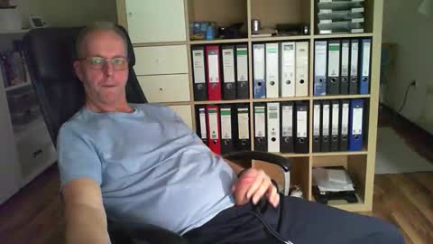 Dave online show from 10-11-25, 04:27