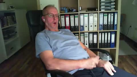 Dave online show from 10-12-25, 09:14