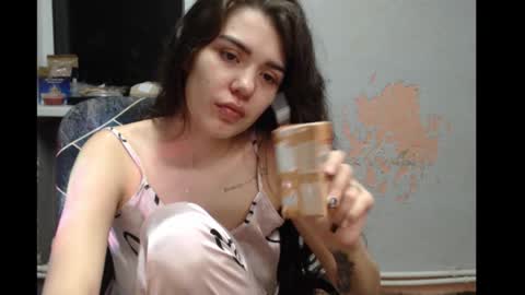 Snapshot of legenda_liya chatting on 12-21-25, 05:53 Liya online show from 12-21-25, 05:53