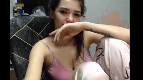 Snapshot of legenda_liya chatting on 12-22-25, 06:16 Liya online show from 12-22-25, 06:16