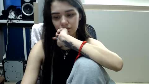 Snapshot of legenda_liya chatting on 03-06-26, 02:46 Liya online show from 03-06-26, 02:46