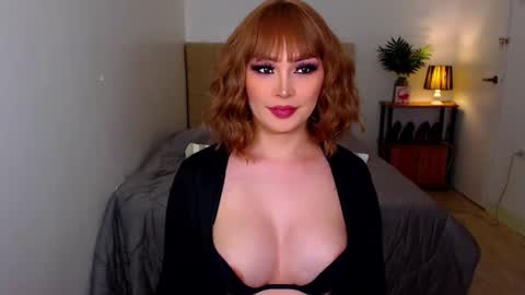 Snapshot of legendaryxqueen chatting on 02-03-25, 11:42 UR ULTIMATE QUEEN SUSSIE BROWN online show from 02-03-25, 11:42