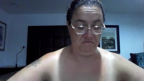 Snapshot of legendslegendarylady chatting on 05-24-26, 08:52 LegendsLegendaryLady online show from 05-24-26, 08:52