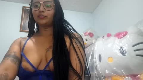 Snapshot of legscaramelxx chatting on 07-15-26, 01:00 legscaramelxx online show from 07-15-26, 01:00