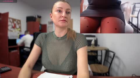 Snapshot of legsl0ng chatting on 12-13-24, 07:36 LegsLONG online show from 12-13-24, 07:36