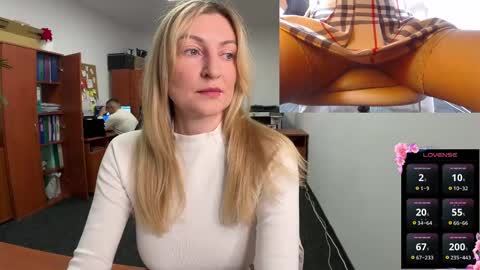 Snapshot of legsl0ng chatting on 03-12-25, 04:51 LegsLONG online show from 03-12-25, 04:51