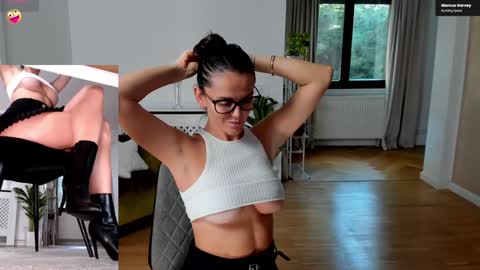 Elle  online show from 09-19-25, 01:56