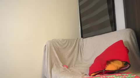 Snapshot of leiaah__ chatting on 06-21-26, 02:03 Leah online show from 06-21-26, 02:03