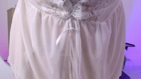 Snapshot of leiablack2 chatting on 05-27-26, 10:07 LeiaBlack online show from 05-27-26, 10:07