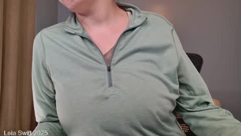 Leia Swift online show from 02-14-25, 02:02