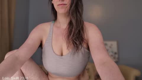 Snapshot of leiaswift chatting on 02-16-26, 05:09 Leia Swift online show from 02-16-26, 05:09