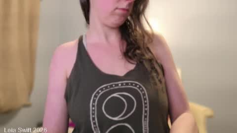 Snapshot of leiaswift chatting on 02-22-26, 01:18 Leia Swift online show from 02-22-26, 01:18