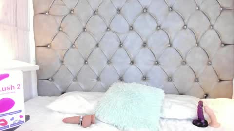 LEIGH ANGELS online show from 01-04-25, 12:48