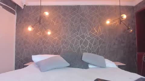 LEIGH ANGELS online show from 12-13-25, 10:48