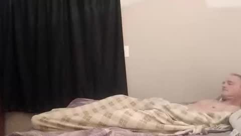 Snapshot of leighbob69 chatting on 11-25-25, 06:35 LeighBob69 online show from 11-25-25, 06:35