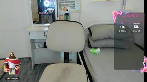 Snapshot of leighottie chatting on 02-26-26, 10:31 leighottie online show from 02-26-26, 10:31