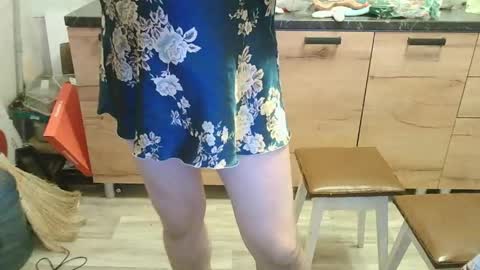 Snapshot of leila472952 chatting on 04-17-26, 06:16 Sergey online show from 04-17-26, 06:16