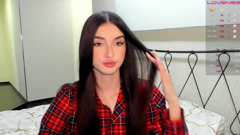 Leila online show from 01-27-25, 08:17