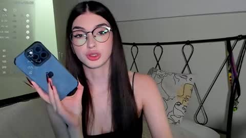 Leila online show from 02-12-25, 08:29