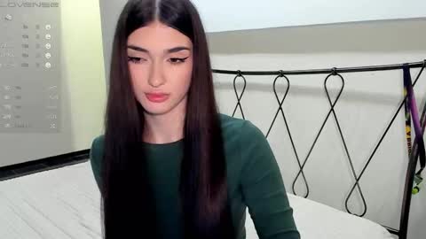 Leila online show from 02-13-25, 06:05