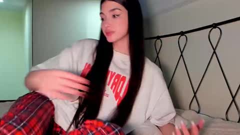 Leila online show from 02-13-25, 09:06