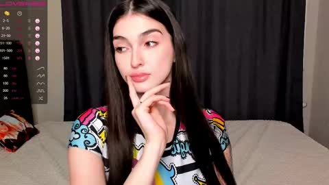 Leila online show from 04-14-26, 05:52