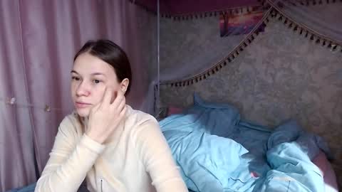 leila_bambi online show from 12-20-25, 01:40