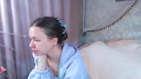 leila_bambi_ online show from 06-06-26, 12:05