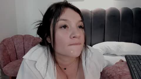 leilacole online show from 07-28-26, 03:21
