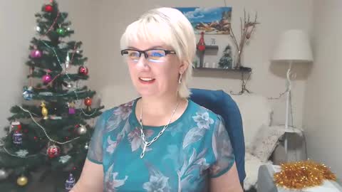 Snapshot of leilamays chatting on 12-21-24, 06:52 Leila Kinky online show from 12-21-24, 06:52